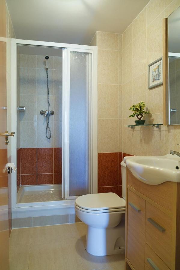Uhc Village Park Apartments 萨洛 外观 照片