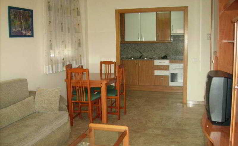 Uhc Village Park Apartments 萨洛 外观 照片